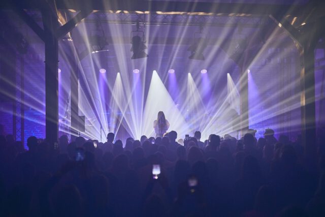 @musikvonlotte | Jahresabschlusskonzert 2023 | 📷 @lukas.kapfer | #dennisbaumannlighting #lotte #lightingdesign #ma2 @ma_lighting_international #dailybeams #brightnessblog @brightnessblog